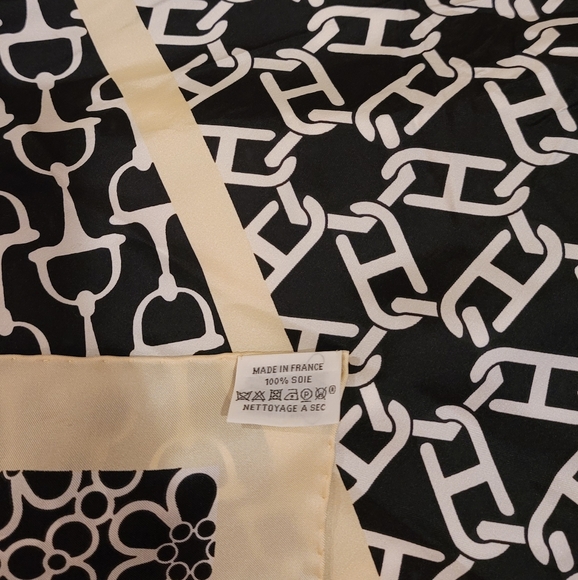 ❌SOLD - EBAY❌ Hermes Neutral Carre En Cravates Silk Scarf 140 - Picture 4 of 8